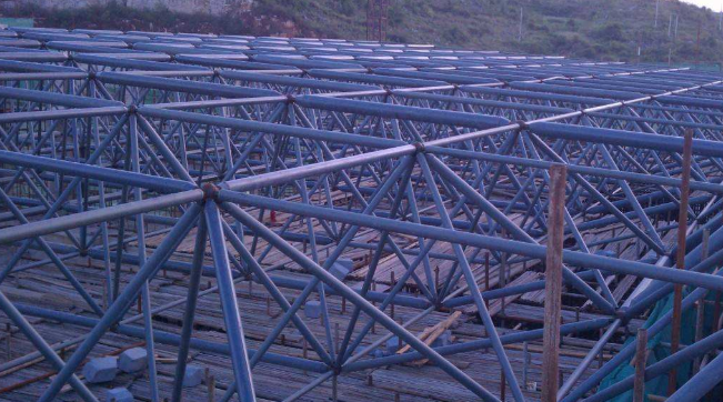 龙岩概述网架加工中对钢材的质量的过细恳求